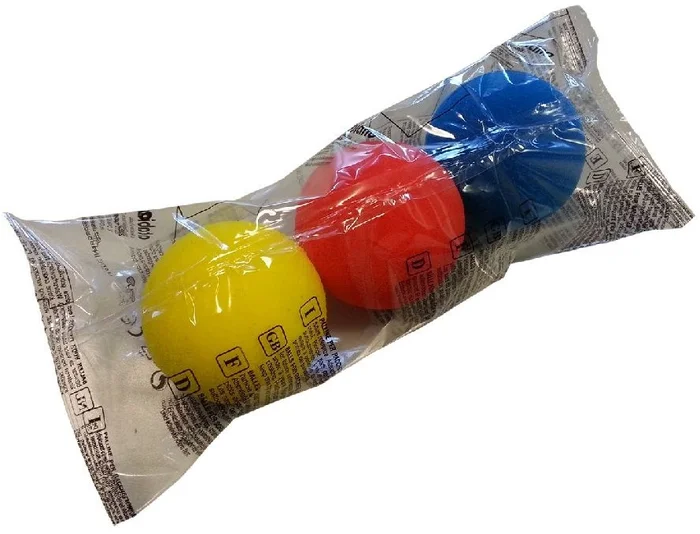 3 Schaumstoffbälle 70 mm gl/bl/rd im Pack.