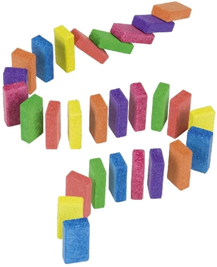 Domino-rally, gokisteen. 2,5×1,25×0,6 cm.