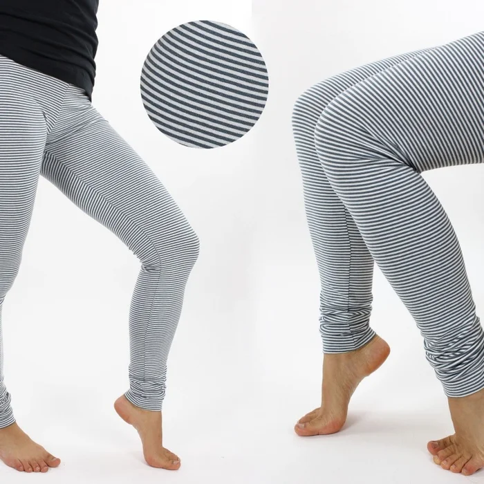 Leggings weiß mit dünnen graublauen Ringeln