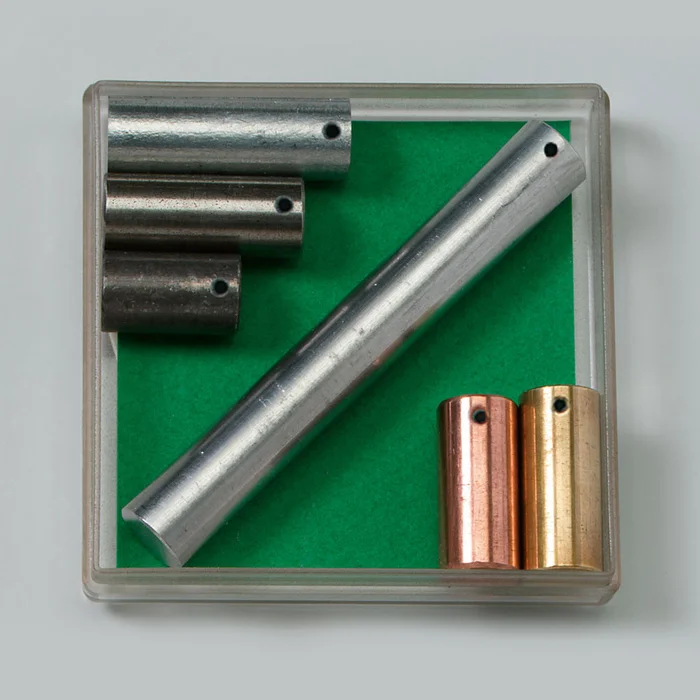 Metallzylinder mit gleicher Masse | W-70398