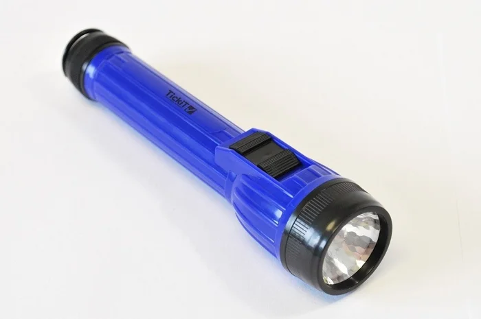 TickiT 48012 Handliche LED-Taschenlampe, 2x AA-Batterien (12-teilig)