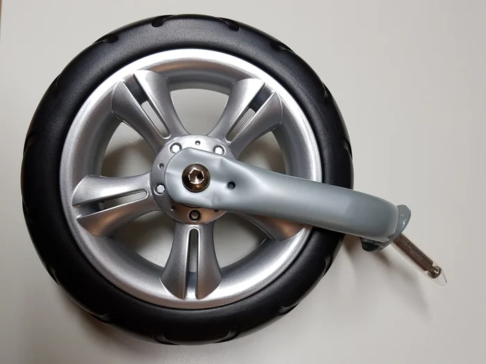 Vorderrad Krippenwagen Helena