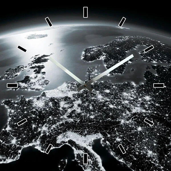 Wanduhr mit Europakarte ca. 60 x 60 cm
